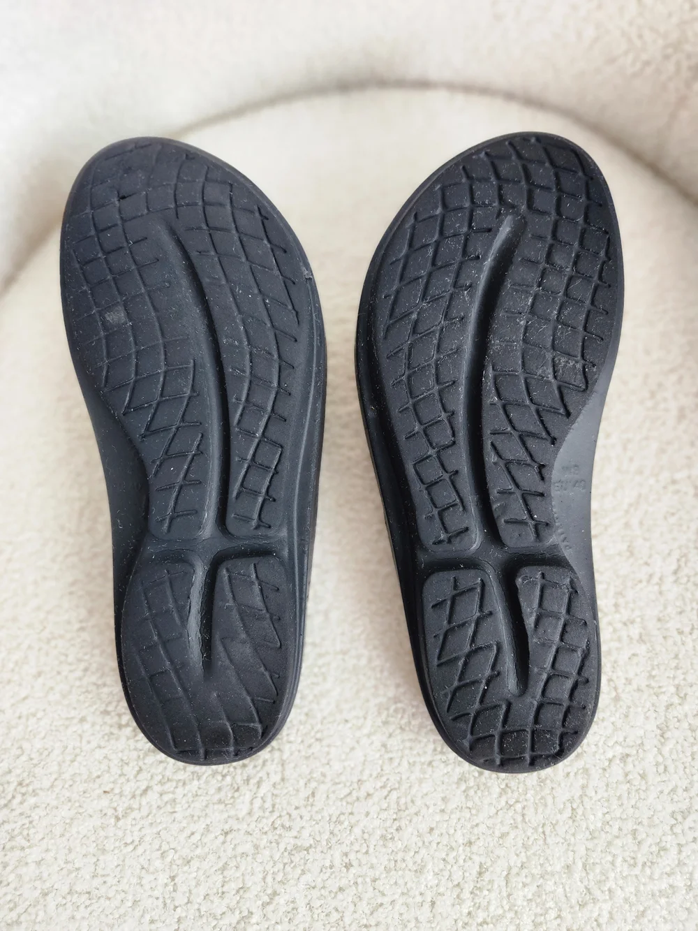 OOFOS OOlala Flip Flop - Women's Size 9